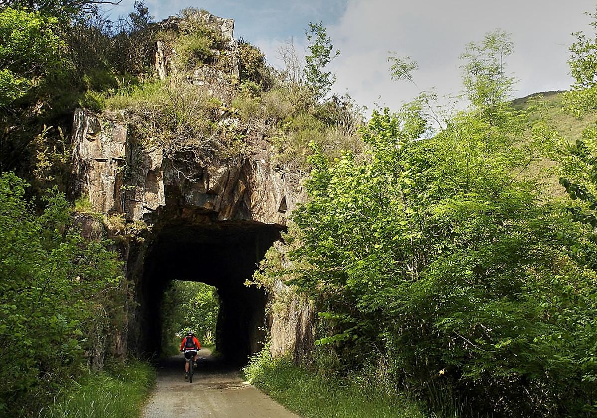 La vía verde del Bidasoa cuenta con gran atractivo.