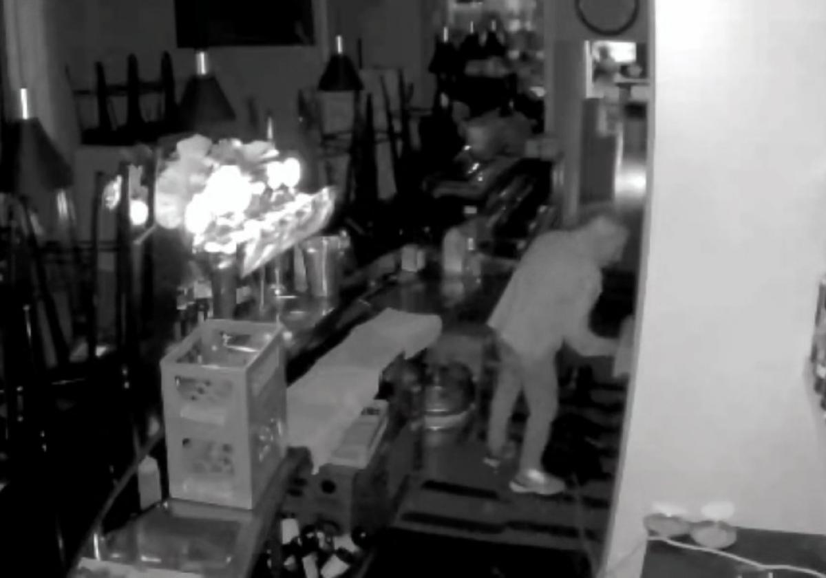 El ladrón que asalta bares en Vitoria para ir a prisión