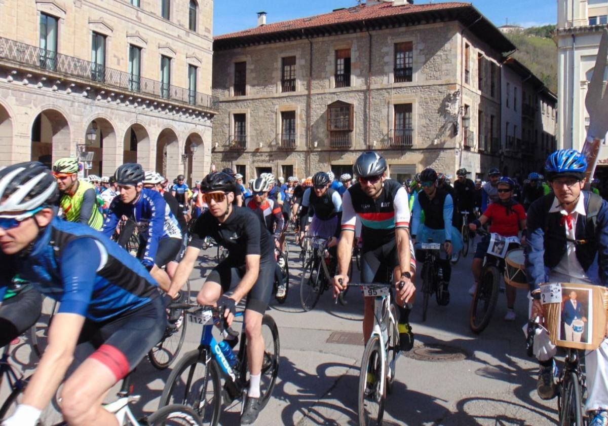 La fiesta de los cicloturistas regresa el 17 de mayo con el Memorial Pello Garitano