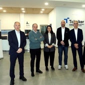 Iraola junto a la alcaldesa de Elgoibar, Gurrutxaga, en la jornada Debabarrena Sustatu enTekniker.