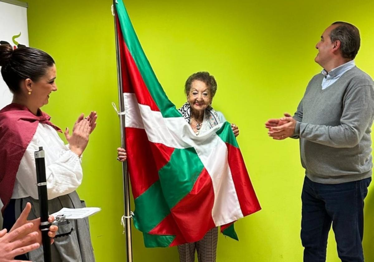 Homenaje a Lore Aldaregia en el Aberri Eguna del domingo