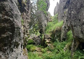 Vista de las antiguas minas de hierro de Gongeta.