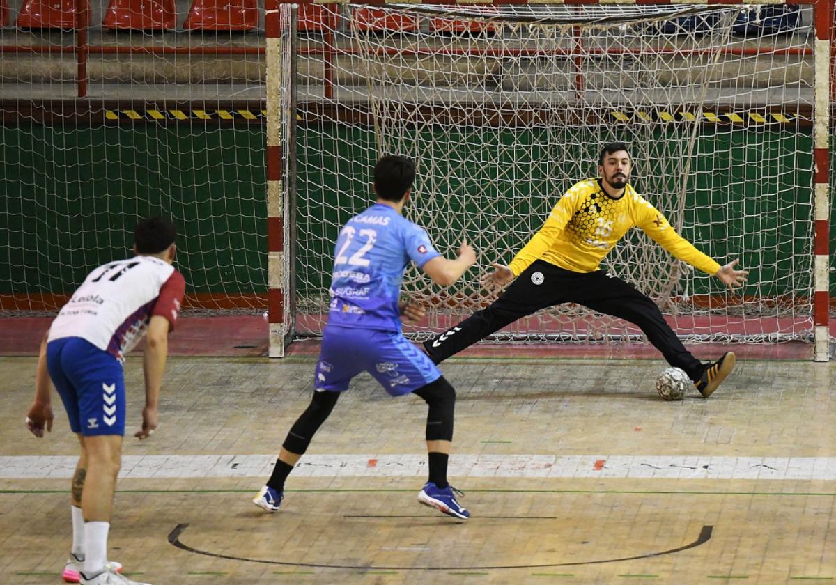 La fase de ascenso pasa por ganar en Trápaga y que pierda el Zaragoza