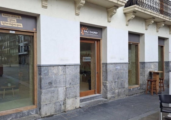 El Ayuntamiento cedió a Galtzaundi un local en el edificio Toriles hace 35 años; ahora, 30 años después, vuelven a la Plaza Nueva.