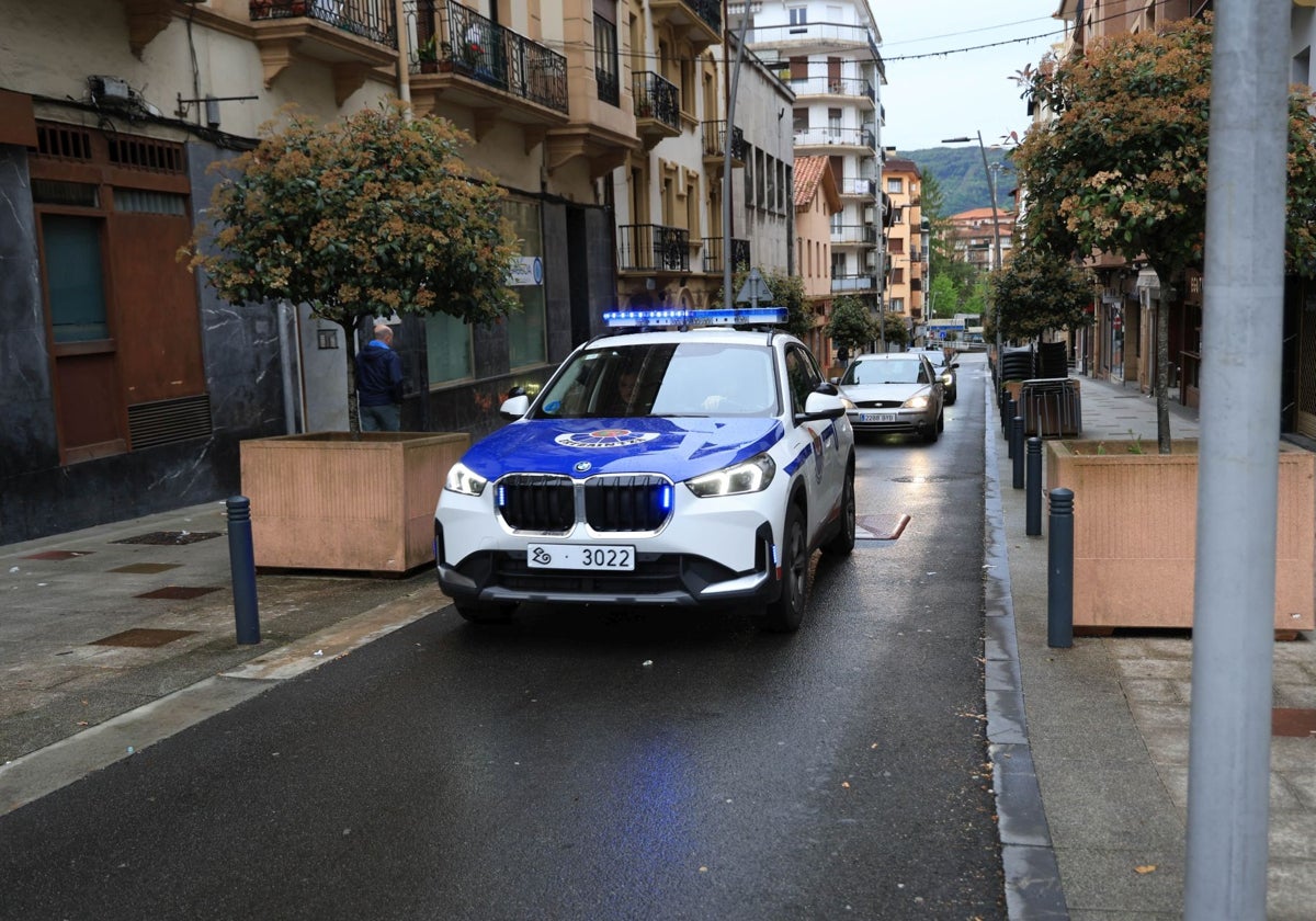 La Ertzaintza activa en Irun un plan para reforzar la seguridad en zonas de ocio nocturno tras las últimas dos muertes violentas