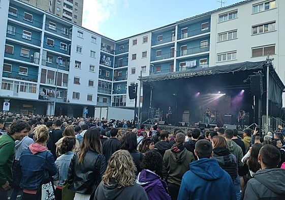Gudarien plaza volverá a ser epicentro festivo con conciertos, actuaciones, comida popular...