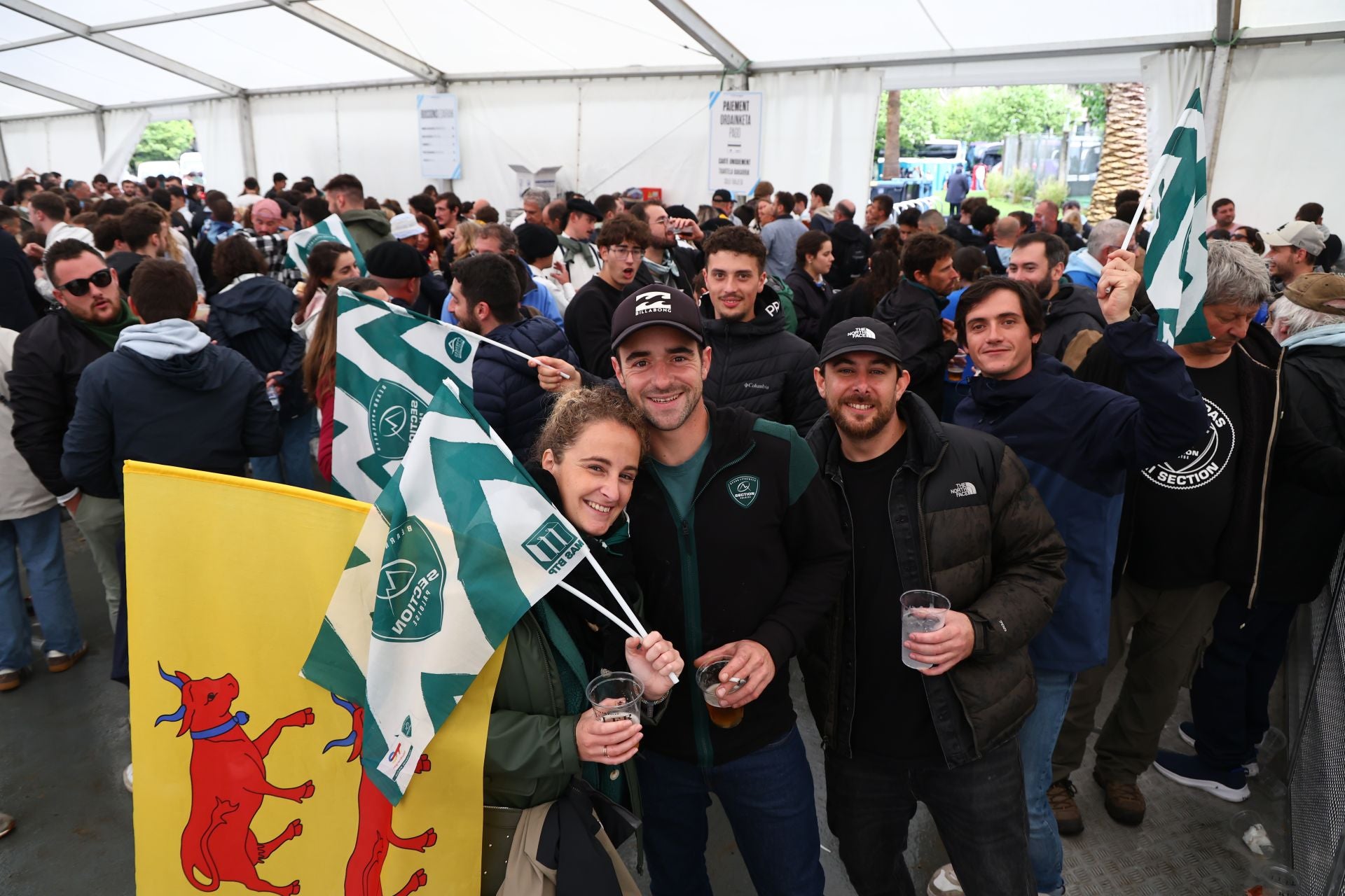 Gran ambiente en Anoeta en la victoria del Aviron