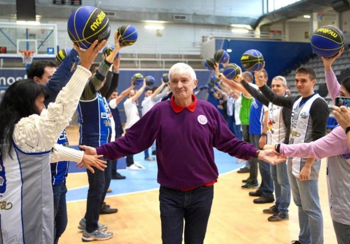 Fallece Gotzon Arrieta, santo y seña del baloncesto vasco