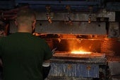 El apagón produce parones de varias horas en las principales industrias vascas
