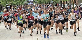 Momento de la salida de la 'XX. Pagoeta Mendi Lasterketa' en Klabelinsoro.