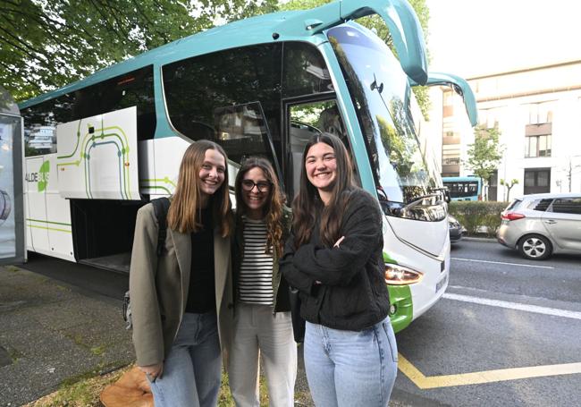 Malen Artola, Arene Martín y Maddi Bilbao, que venían desde Zumarraga y Zegama