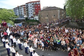 El inicio de las SantaKrutz Jaiak arrancó con un magnífico tiempo y muchas ganas de los andoaindarras por disfrutar de sus fiestas.