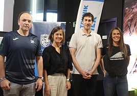 Iker Ezama, Nagore Alkorta, Jon Makibar y Olatz Gabilondo en la presentación de la prueba.
