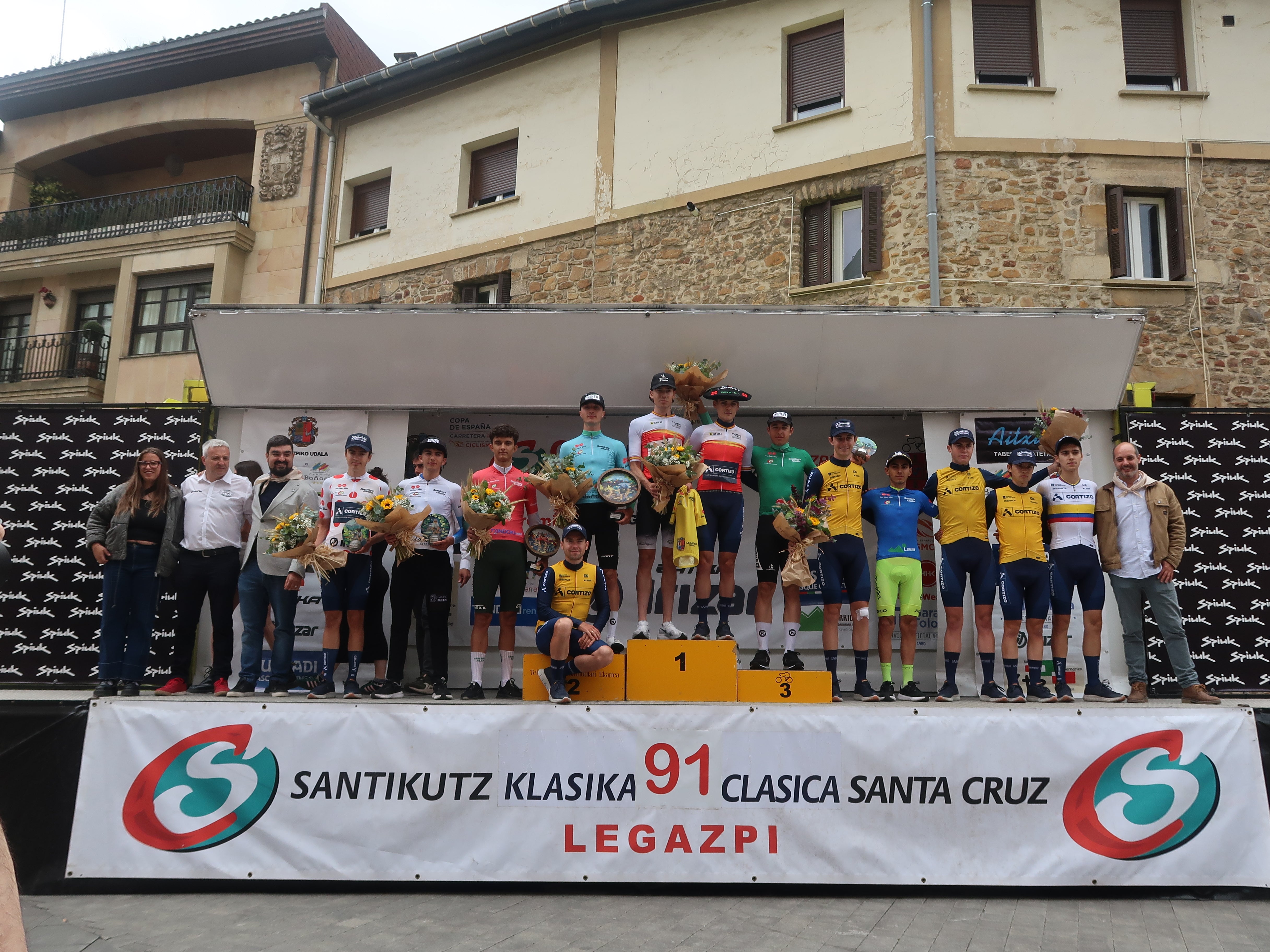 La fiesta continúa en Legazpi