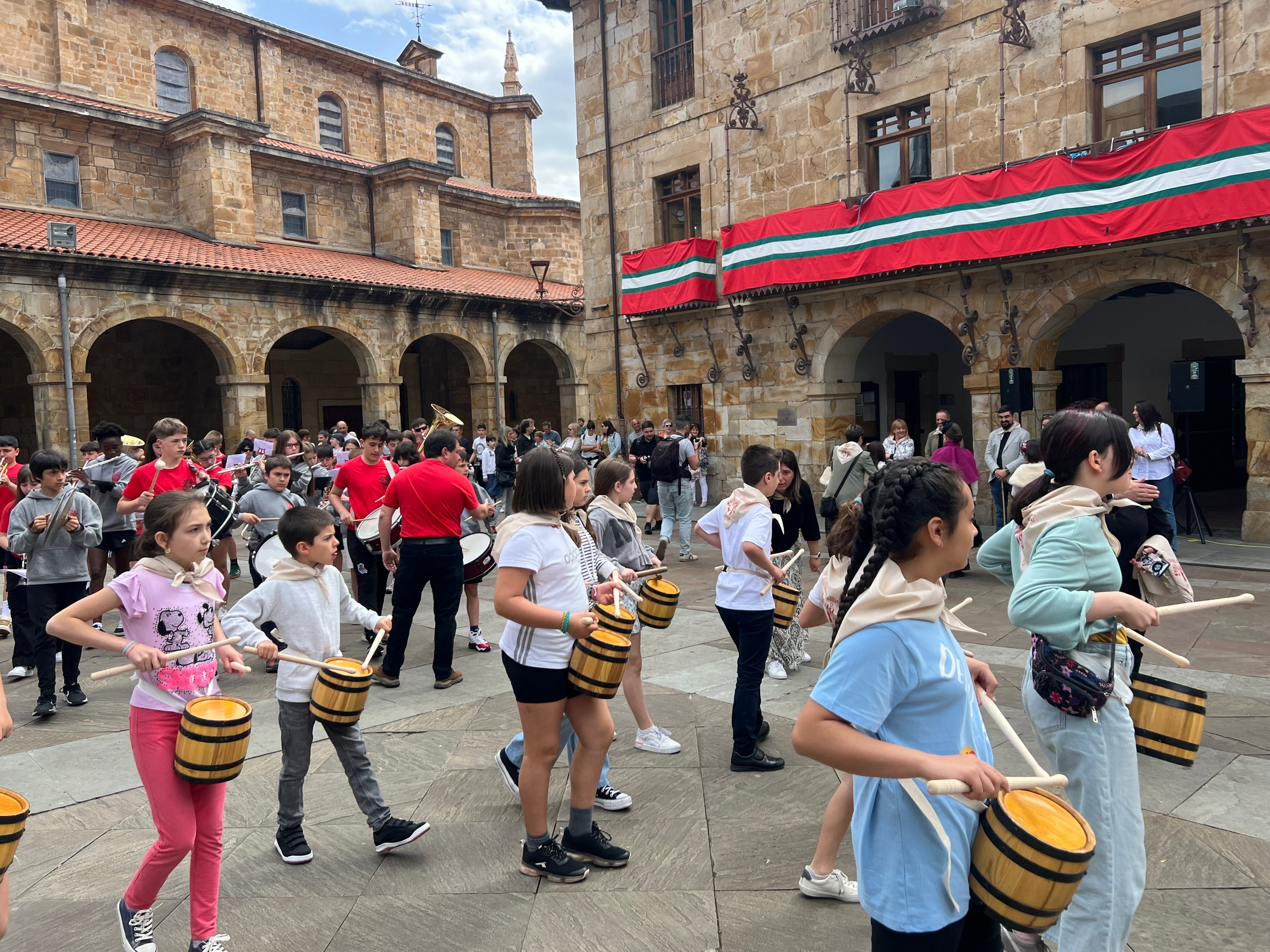 La fiesta continúa en Legazpi