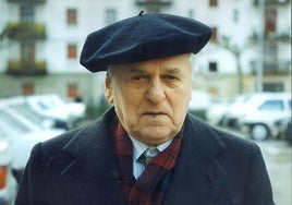 Julián Sagasta en 1995 durante una de sus visitas a la villa que le vio nacer en 1914.