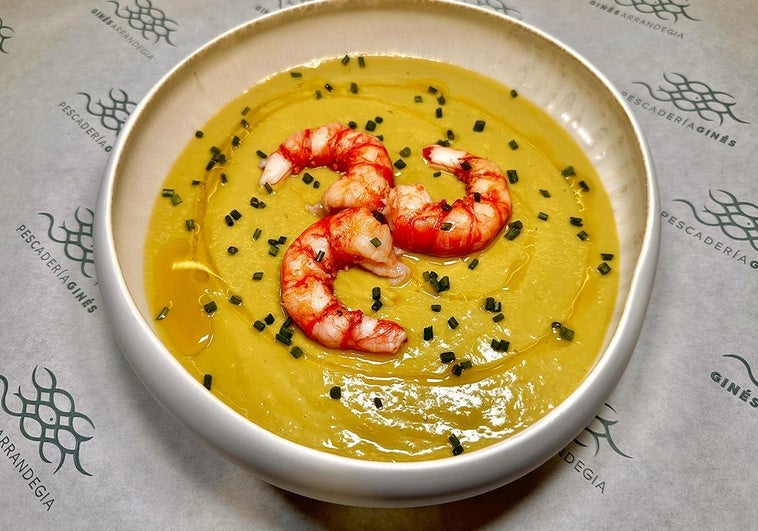 Receta de gazpacho de aguacate con gamba roja