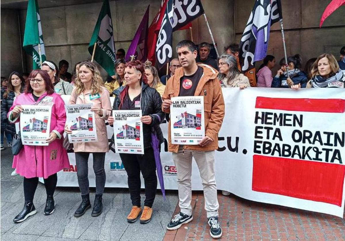 Los sindicatos de la pública denuncian la «falta de voluntad» de Educación para renovar el convenio