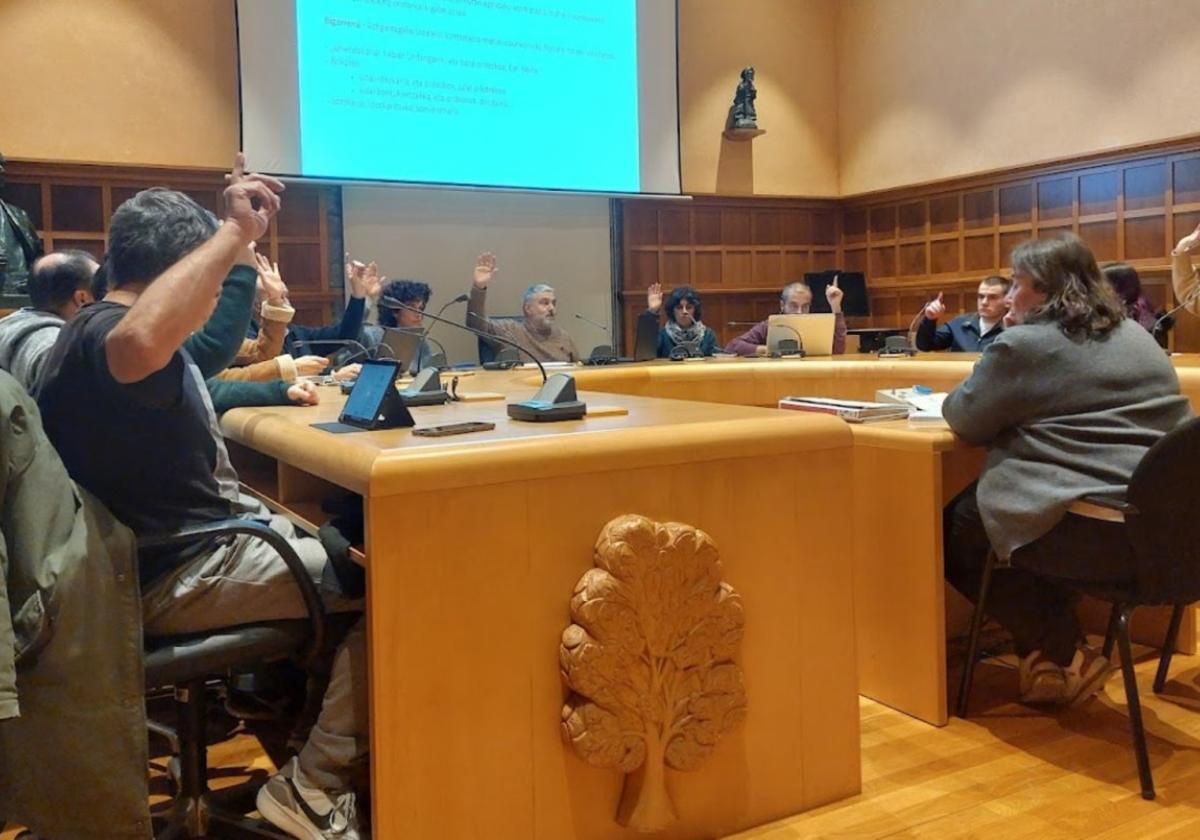 HAPO-a idazteko zerbitzu-kontratuaren lagapenaren puntua aztertuko dute gaur
