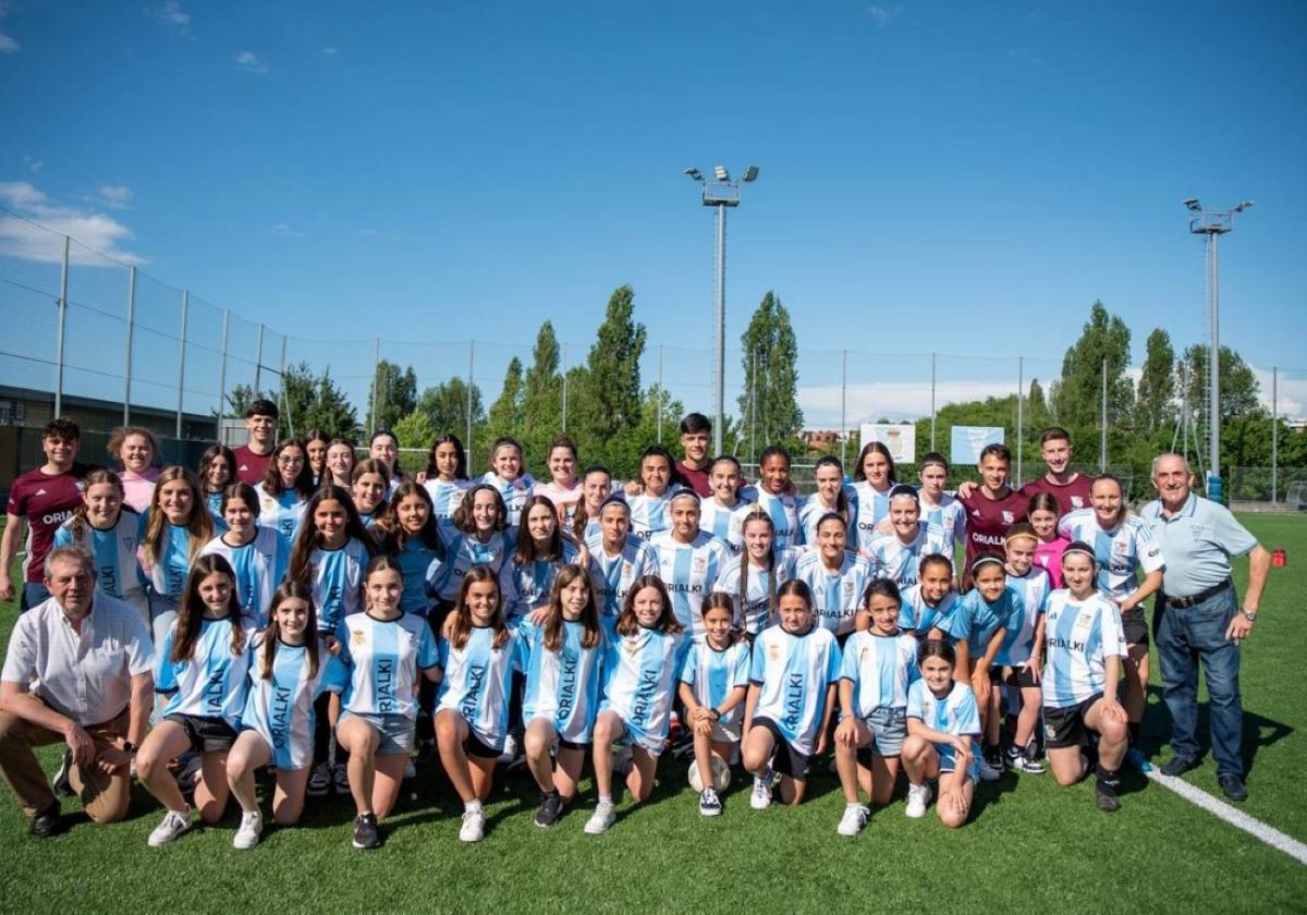 El Mariño Real Unión celebró su pase a 3ª RFEF con un festival de goles