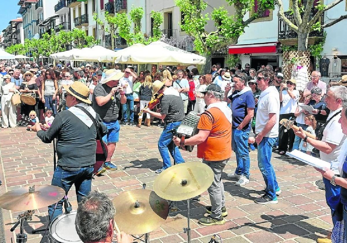 Taberna Ibiltaria eta Euskaraldiko lehen txapak