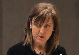 Pilar Zubiarrain, durante el homenaje de Juntas de Gipuzkoa en 2009 a víctimas de persecución y kale borroka.