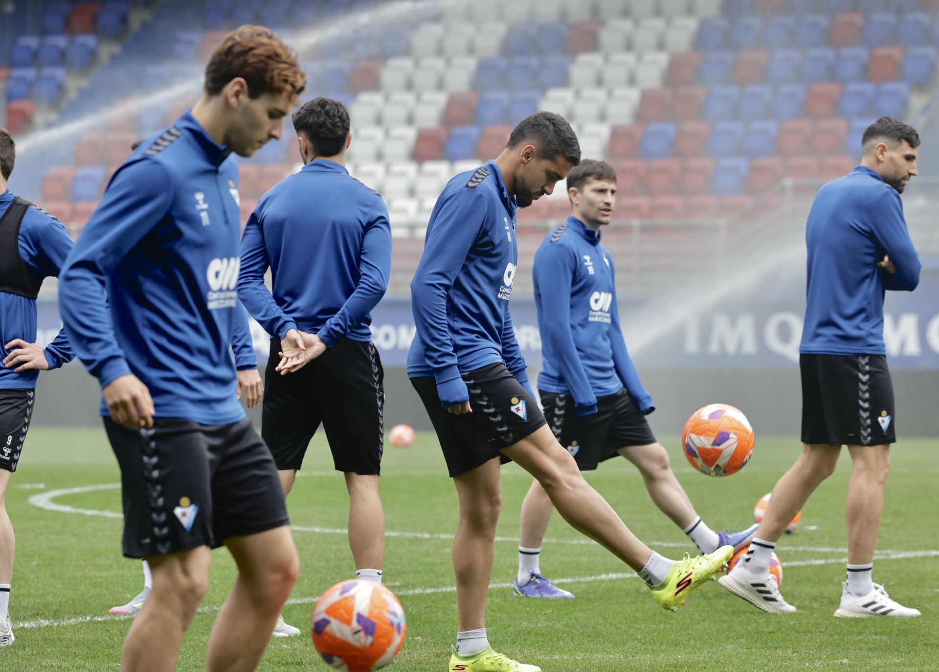 El Eibar comienza a preparar el duelo del lunes ante el Granada en el Nuevo Los Cármenes