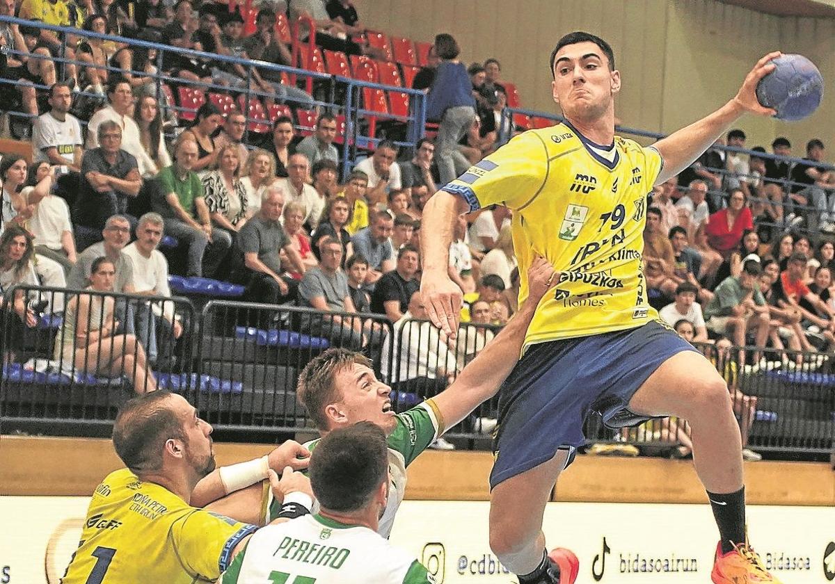 El Irudek Bidasoa Irun se coloca en segunda posición a tres jornadas del final