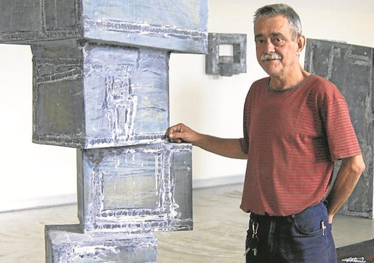 Adiós al escultor Iñaki Olazabal, que buscaba llevar al espectador «a sitios diferentes»