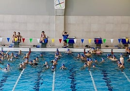 Los nadadores de la comarca protagonizaron el retorno del Trofeo de Natación San Prudencio.