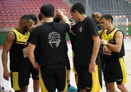 El Artesanos Juantxo vuelve a ganar y termina tercero, accediendo a la fase final por ascender.