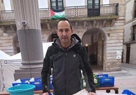 Jose Mari Uzin, Gurutzia tomateekin.