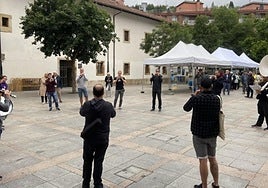 Gaiteros de Arrasate Musikal en un actuación en Sebero Altube.