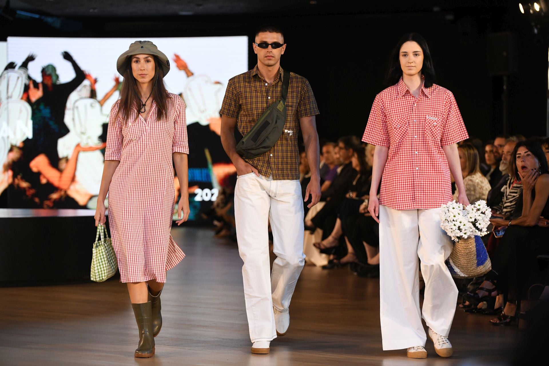 Desfile de Loreak Mendian en Balenciaga
