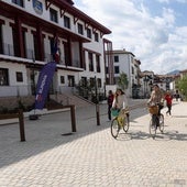La nueva plaza de Hendaia, a debate: «Están haciendo todas las ciudades igual y se está perdiendo el encanto»