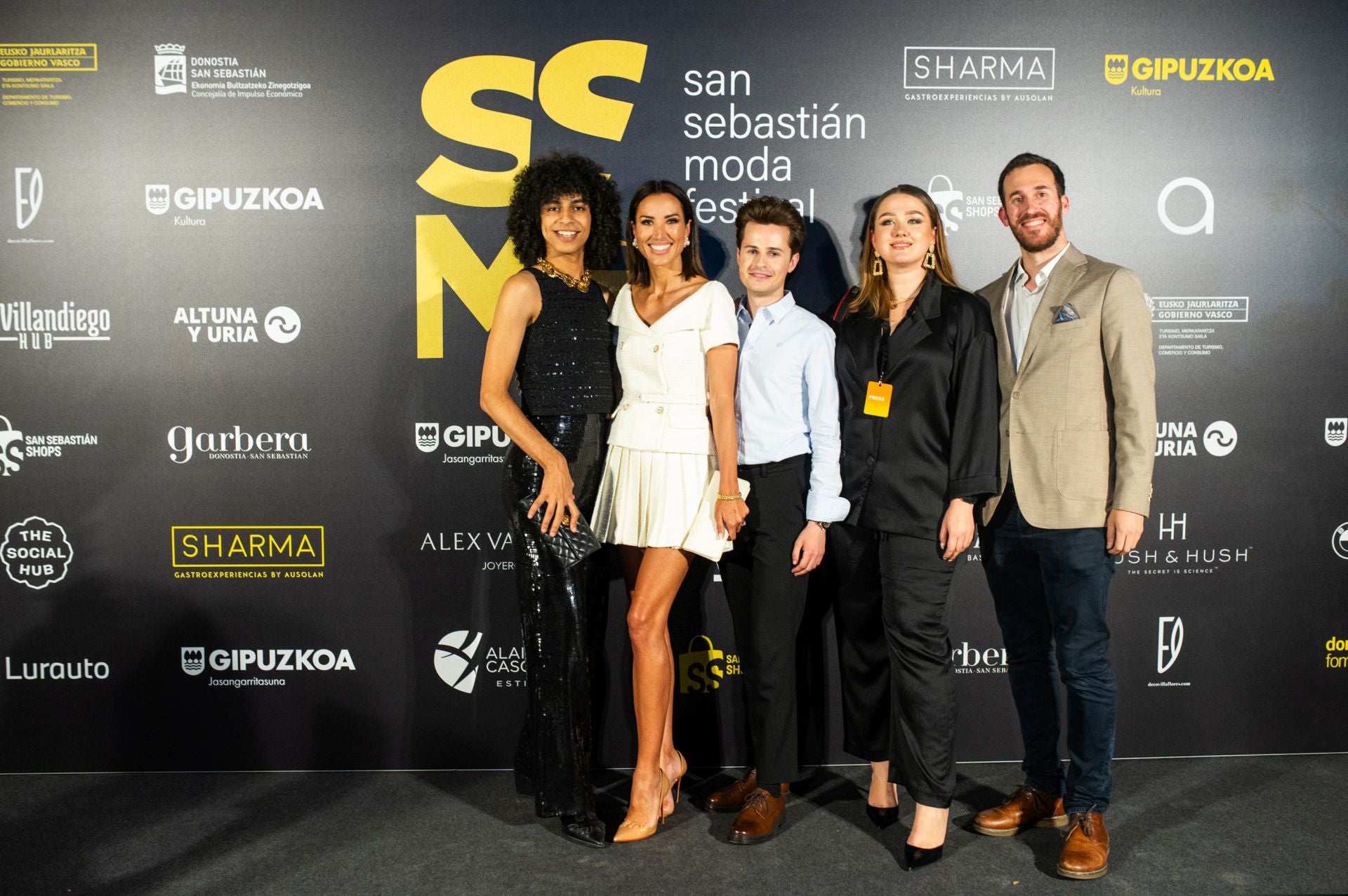 Diversión en el photocall de Loreak Mendian