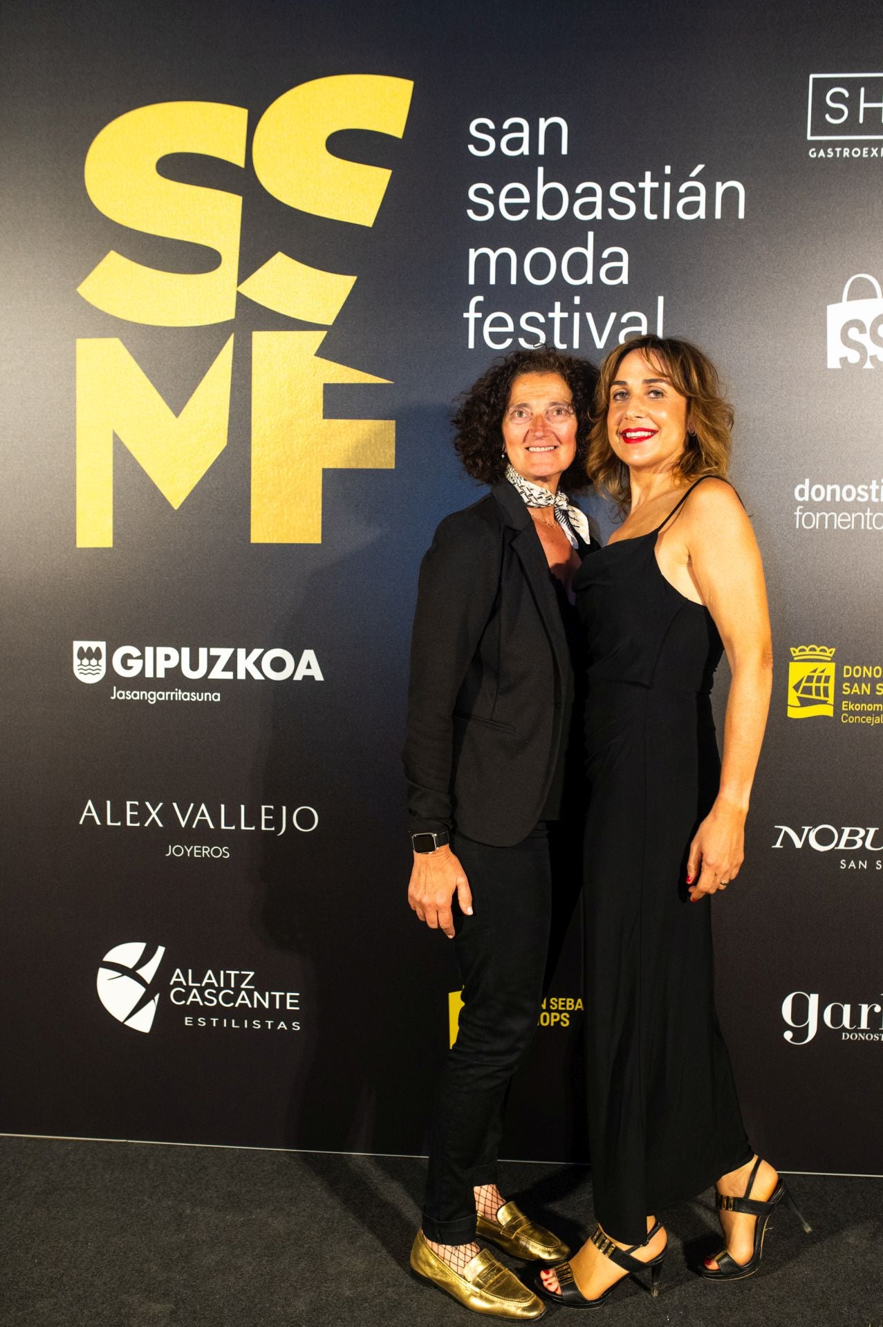 Diversión en el photocall de Loreak Mendian