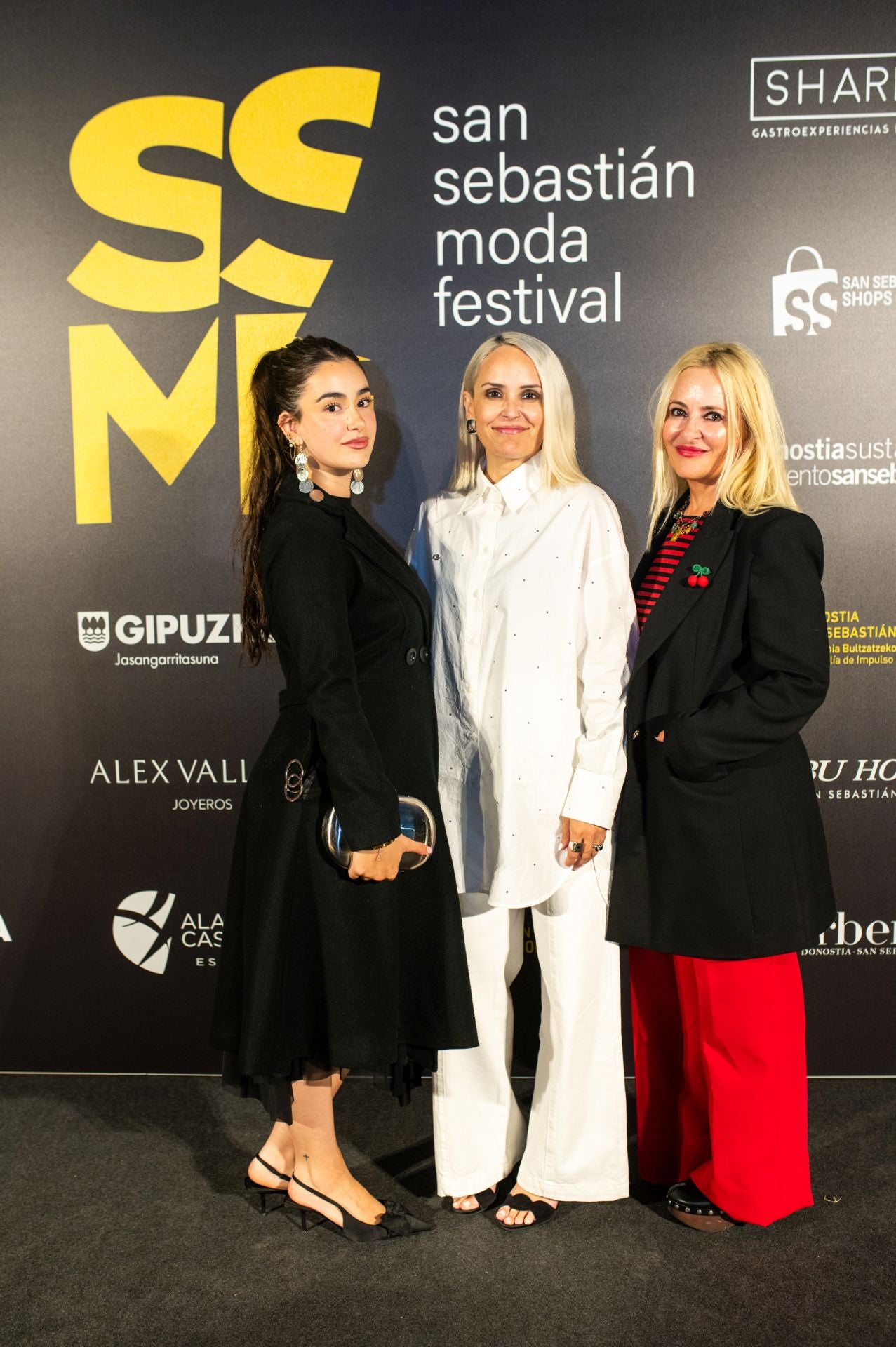 Diversión en el photocall de Loreak Mendian
