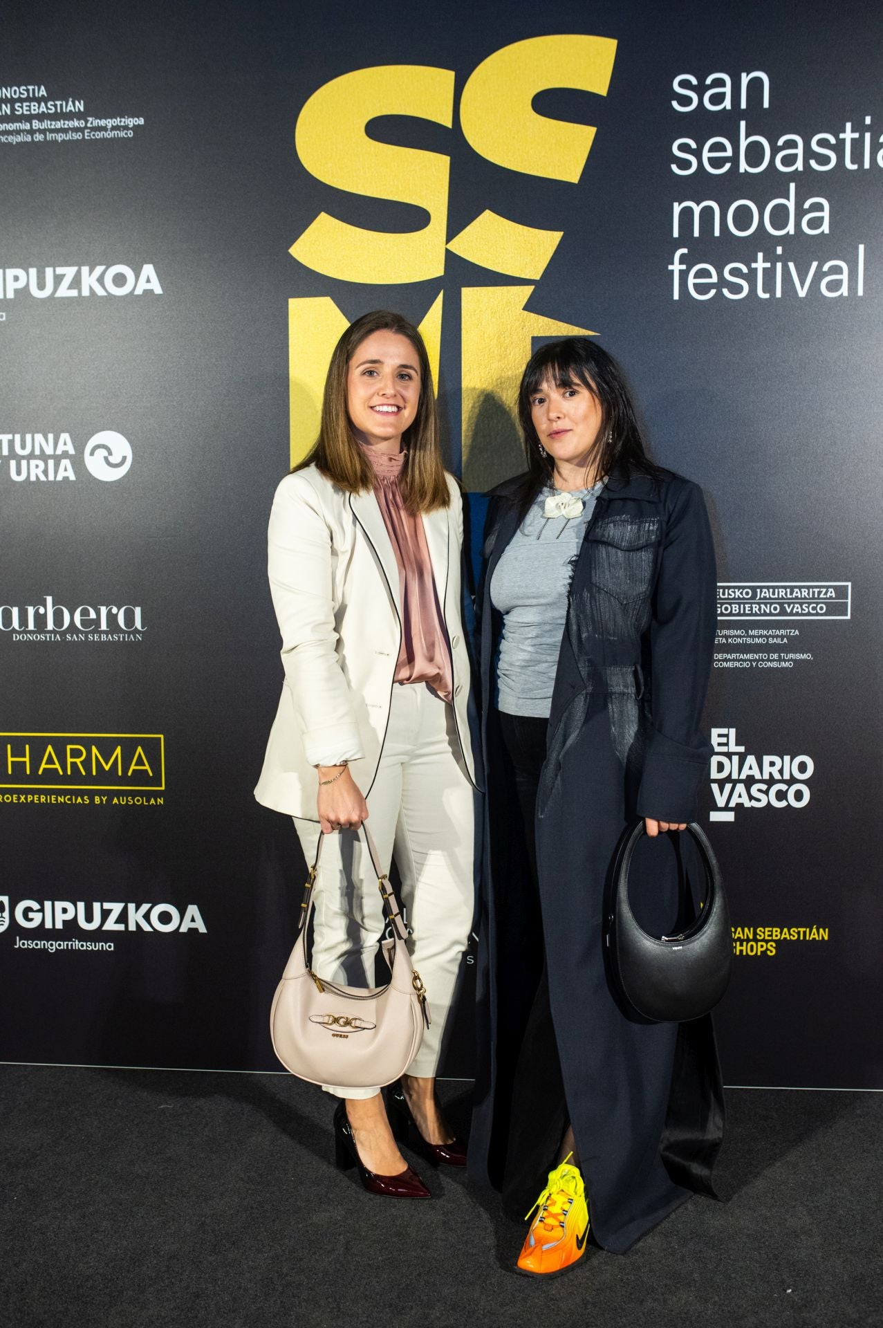 Diversión en el photocall de Loreak Mendian