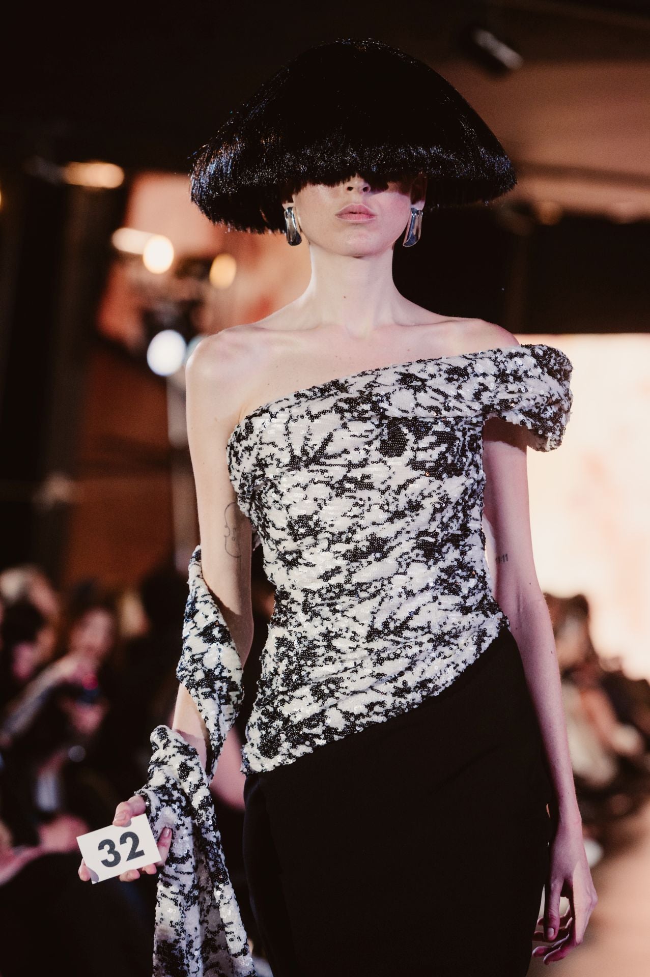 Ze García deslumbra en Balenciaga