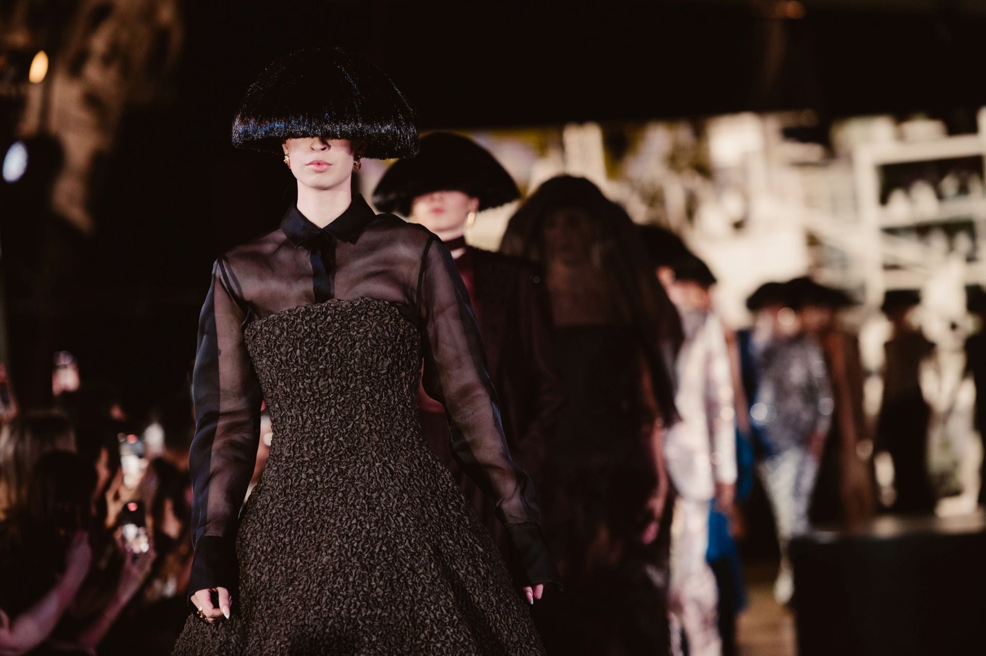 Ze García deslumbra en Balenciaga