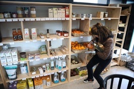 En la tienda cada uno se surte de forma autónoma.
