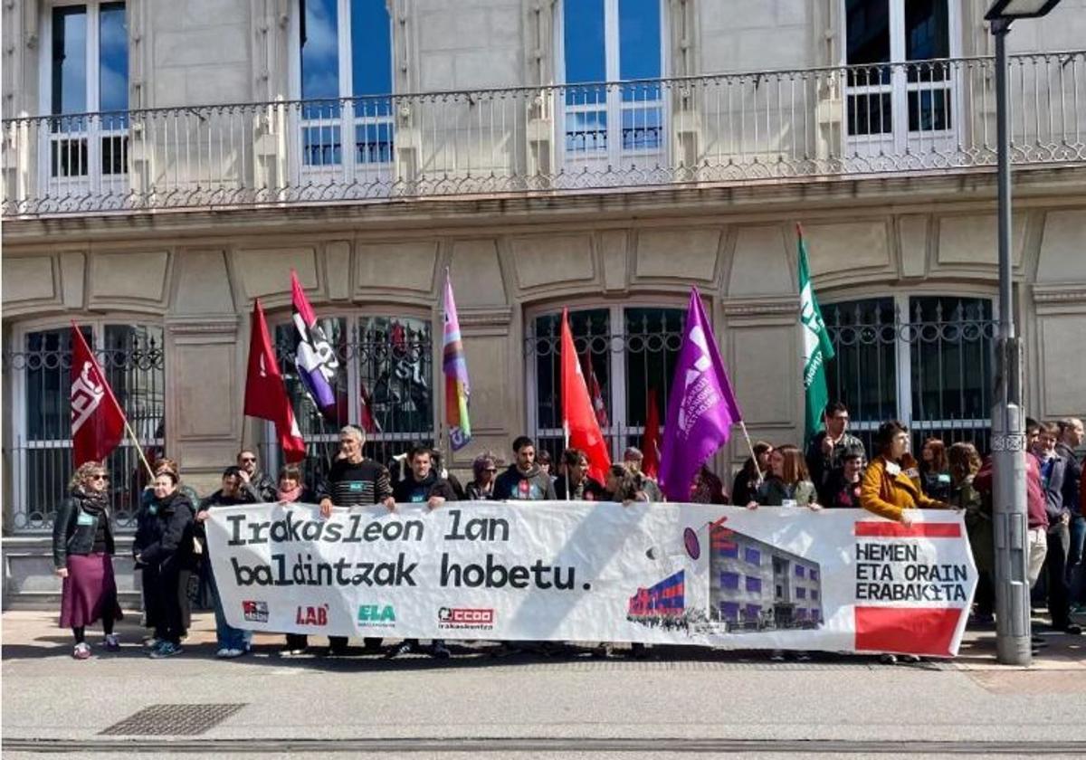 Pradales señala a los sindicatos: «El que presenta como primera propuesta la huelga debería explicárselo a los padres»