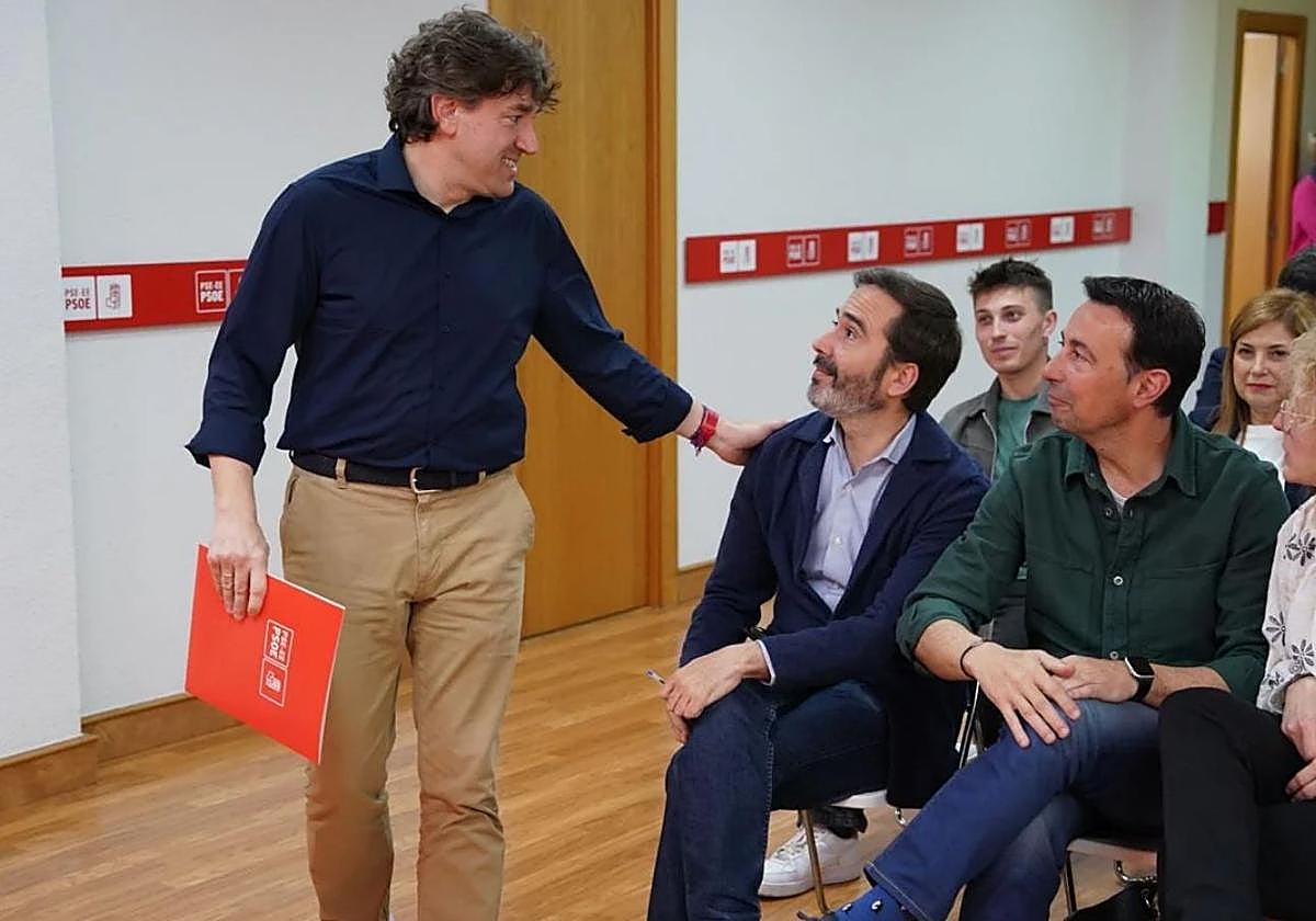 El PSE-EE ha reunido este sábado en Bilbao a su comisión ejecutiva, con Eneko Andueza a la cabeza.