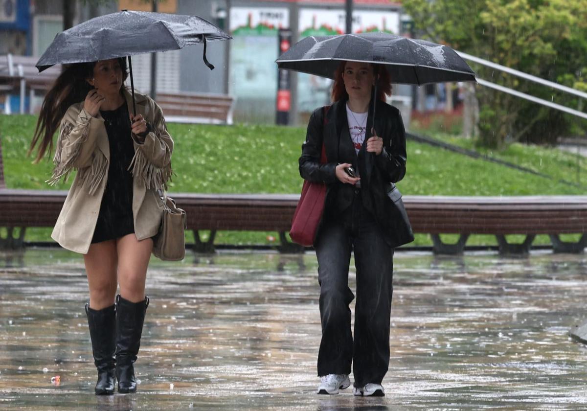 Ratos de sol y riesgo de tormentas para cerrar la semana