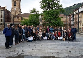 El grupo de participantes el viernes, en su partida de Urretxu.