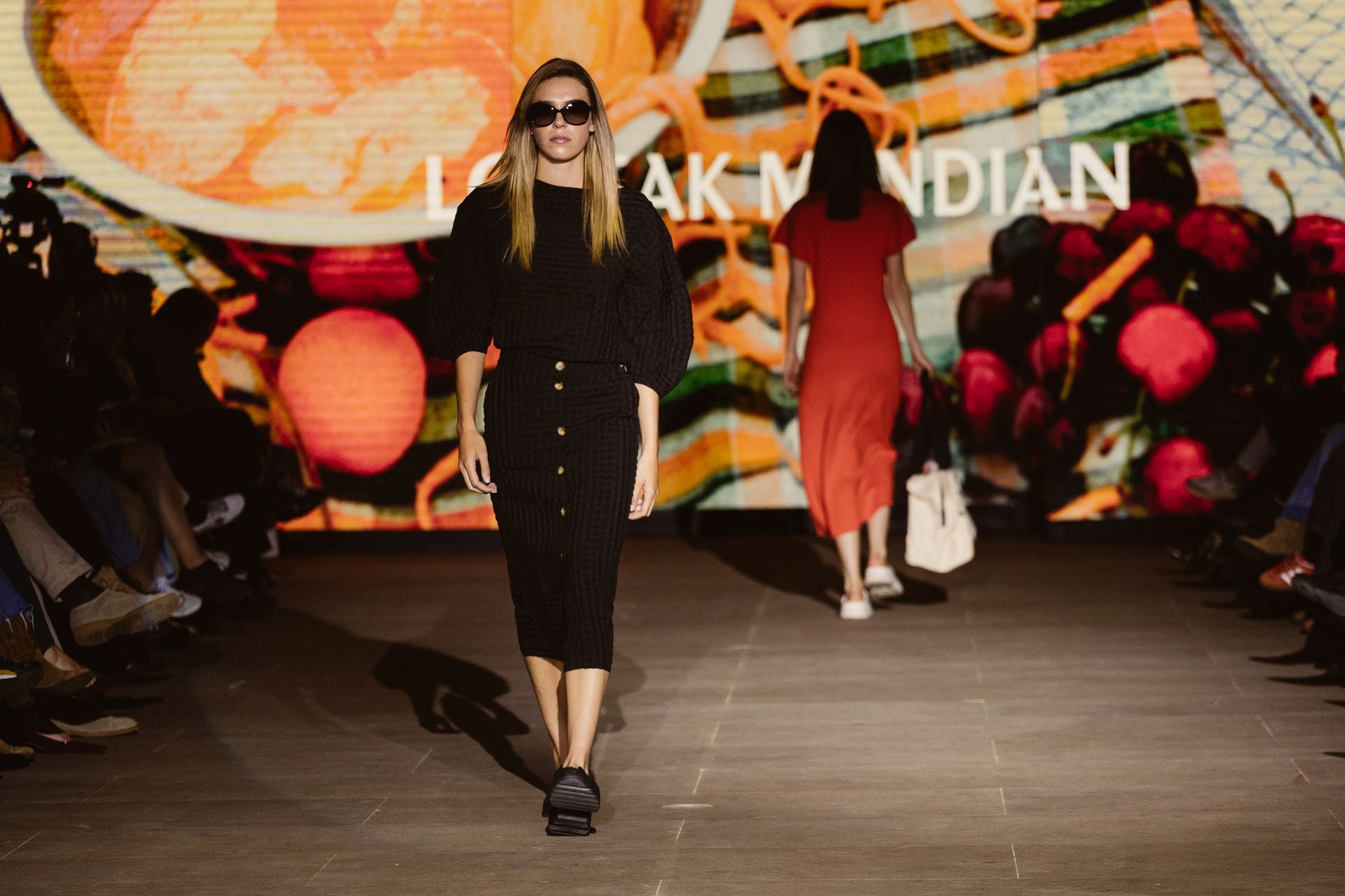 Las imágenes del desfile de Loreak Mendian en San Telmo