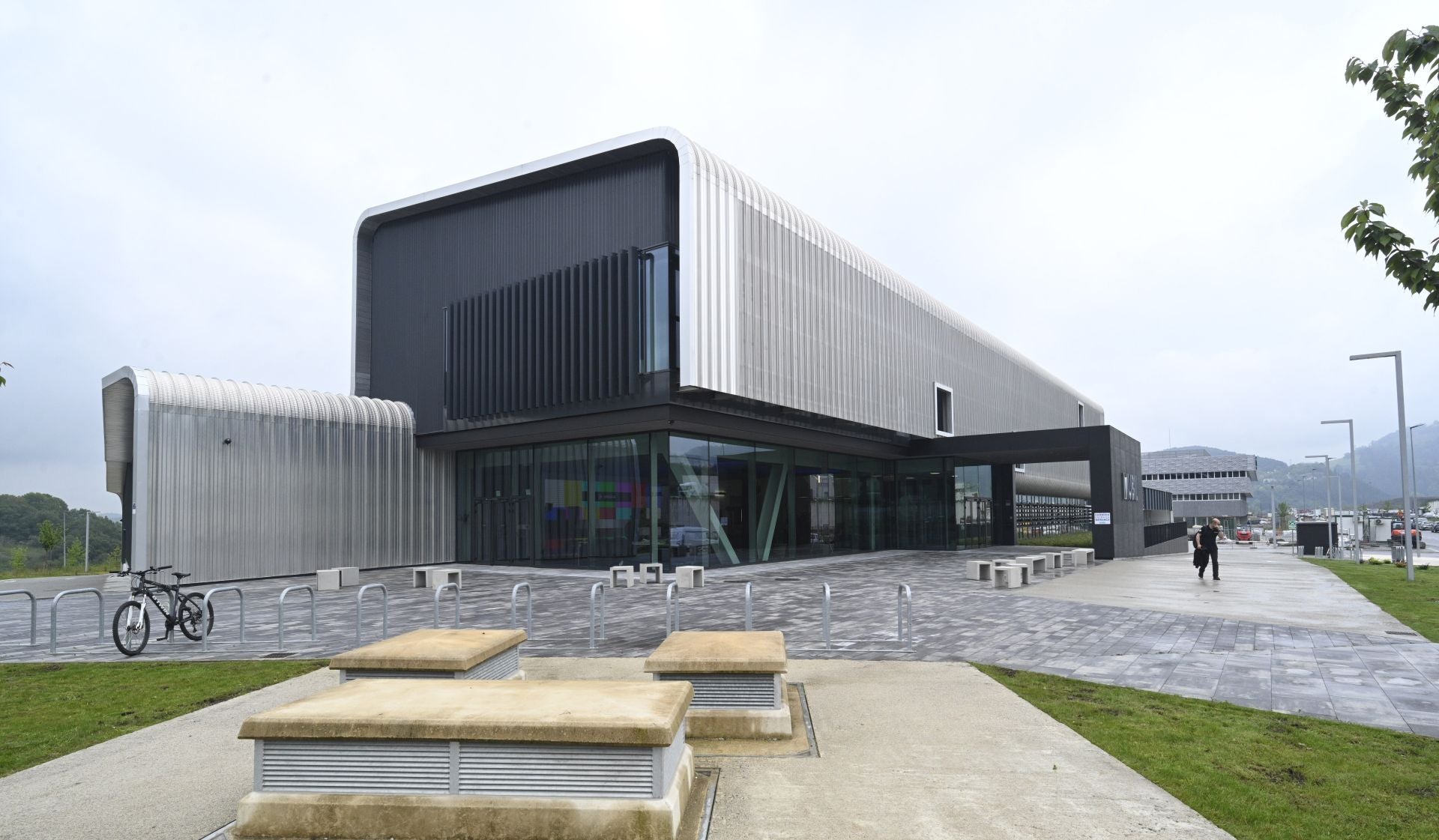 Edificio de Mubil Center que será inaugurado hoy por el lehendakari.