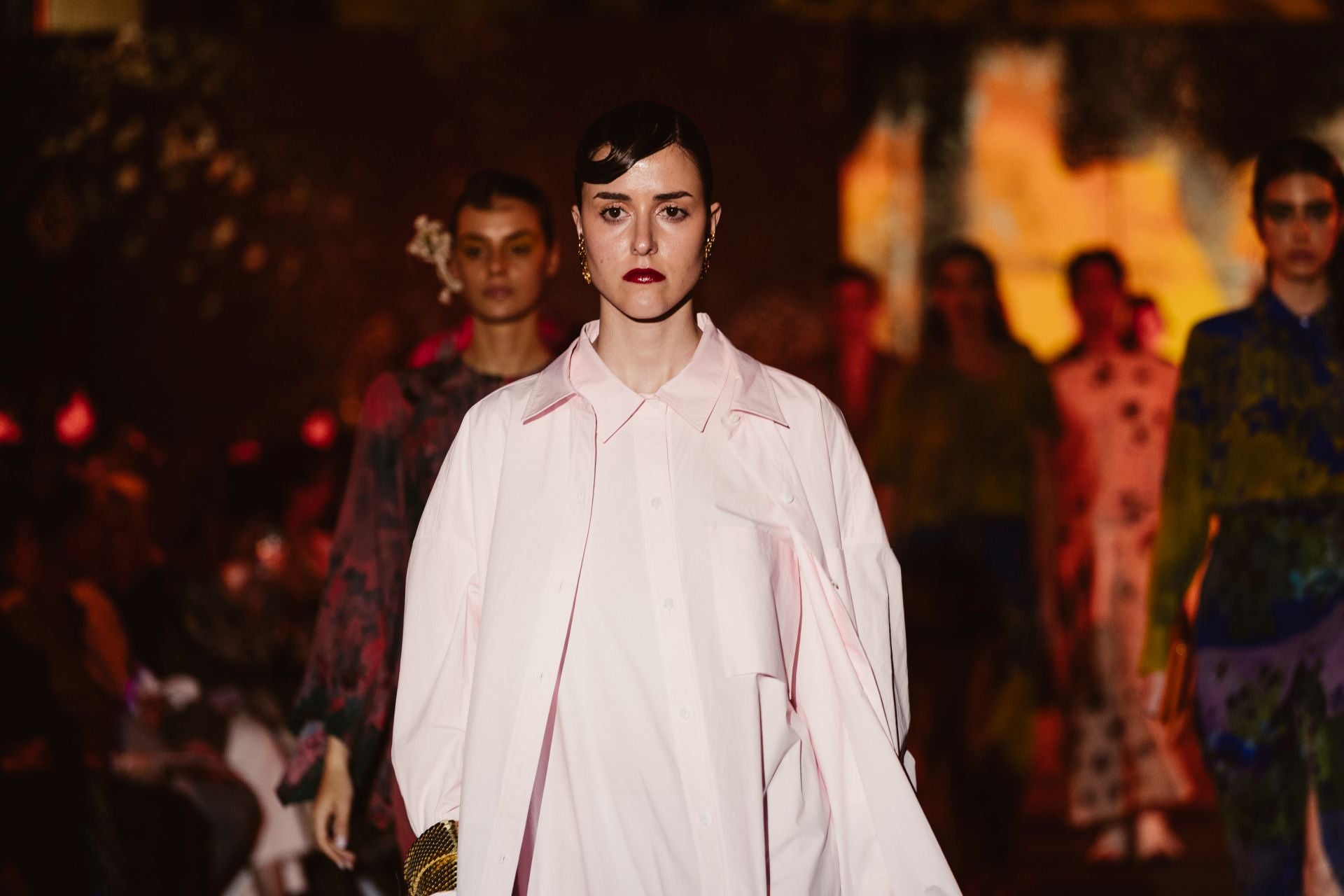 Desfile de Noventa Grados en San Telmo