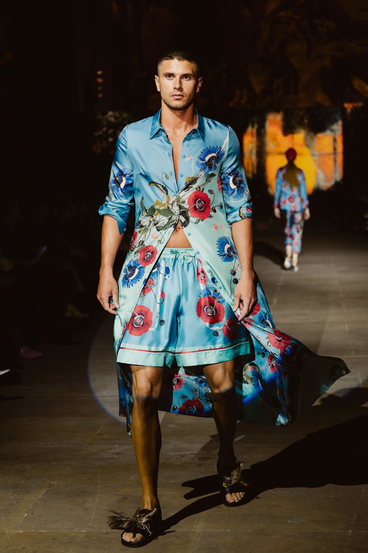 Desfile de Noventa Grados en San Telmo